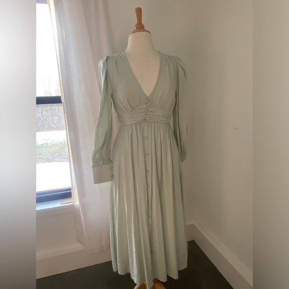 Romantic Milkmaid Style Dress - Picture 9 of 10